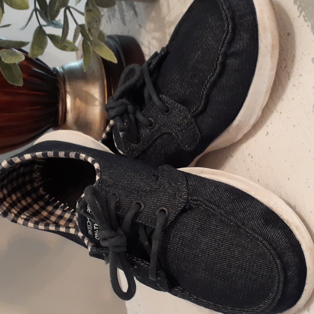 Skechers